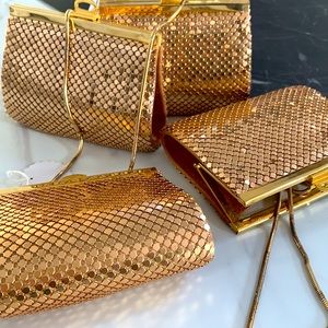 Set of 4 mini mesh clutch with strap in gold